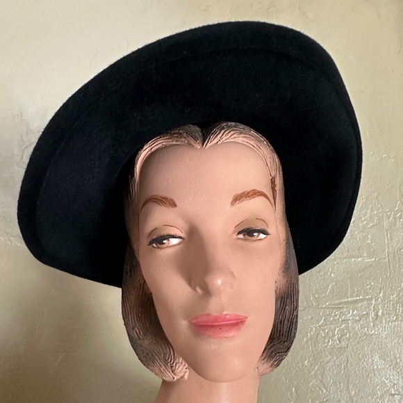 ELEGANT BLACK FELT WIDE BRIM HAT - SATING BAND + BLACK AND RED FEATHERS main image 12